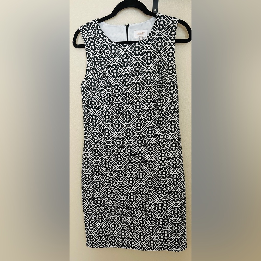 Laundry by Shelli Segal Monochrome Geometric Dress